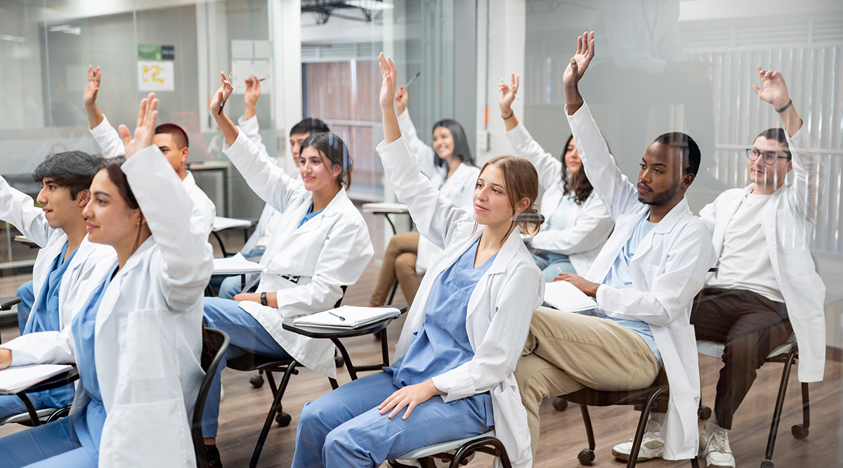 Complete Guide to Applying to Medical Schools in the UK and USA