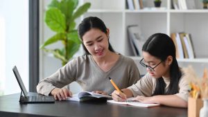 Private Tutoring vs Group Classes