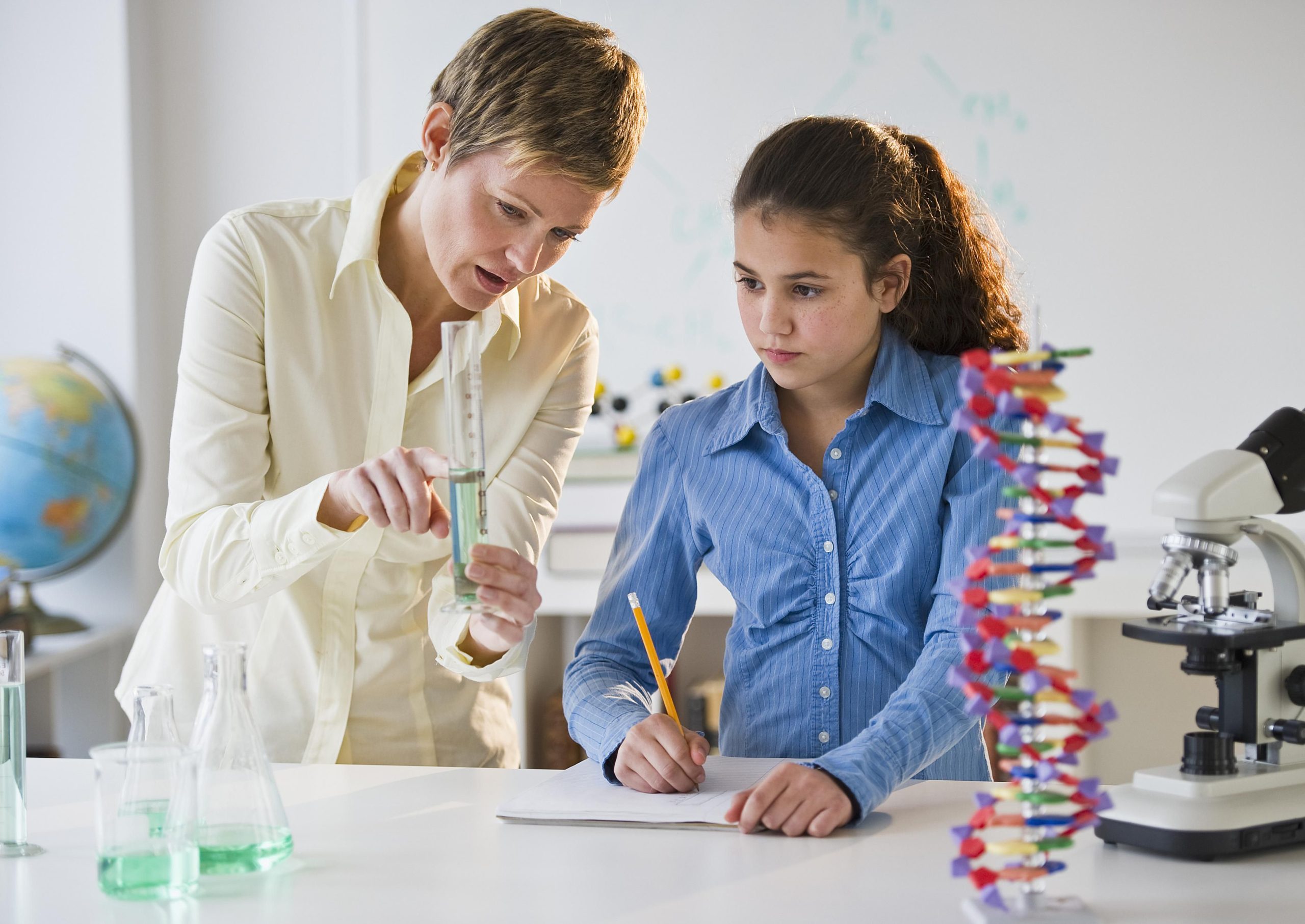 Top Benefits of Hiring a Chemistry Tutor in Jumeirah